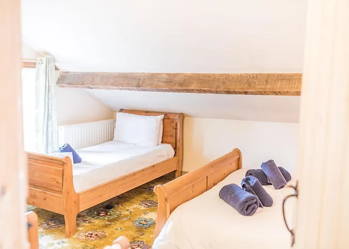 1 Dixon Ground بيت للعطل *